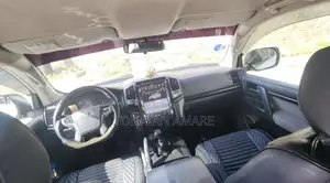Toyota Land Cruiser 2010 White