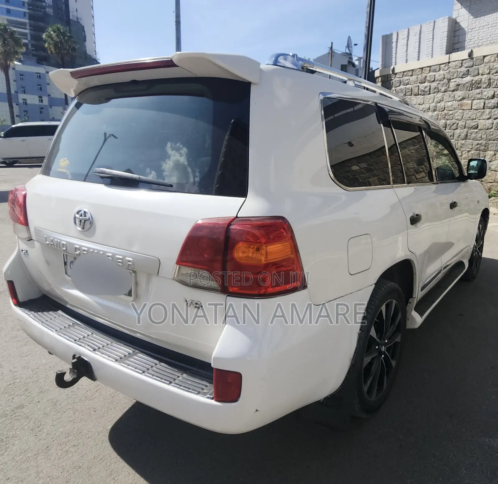 Toyota Land Cruiser 2010 White