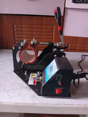 ማግ መስሪያ ከ ሰላሳ ማግ ጋር