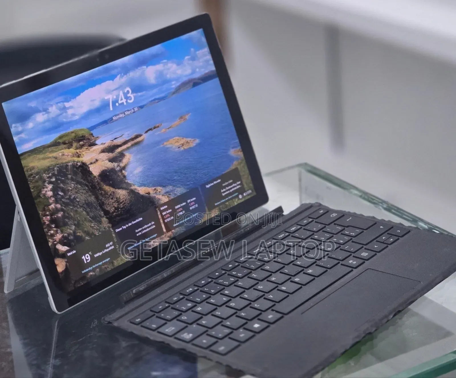 New Laptop Microsoft Surface 8GB Apple M4 Pro SSD 256GB