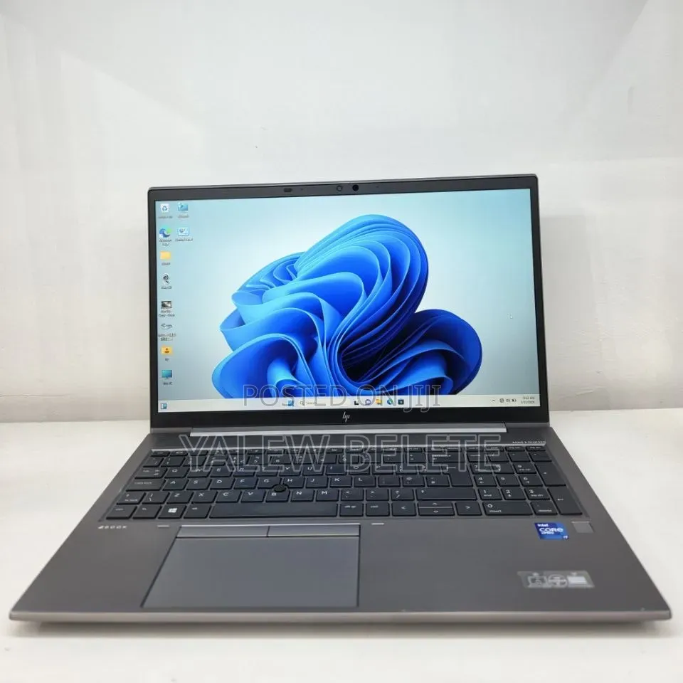 New Laptop HP ZBook Firefly G8 16GB Intel Core i7 SSD 512GB
