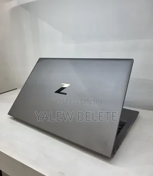 New Laptop HP ZBook Firefly G8 16GB Intel Core i7 SSD 512GB