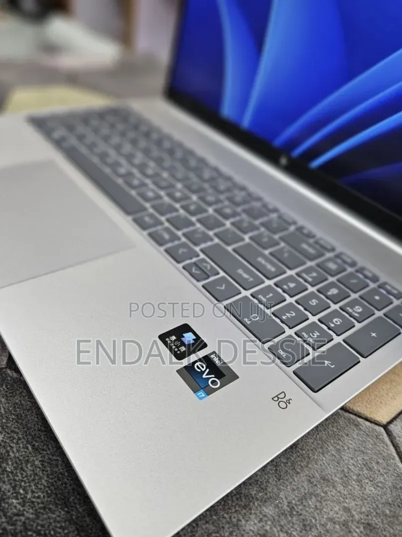 New Laptop HP 16GB Intel Core i7 SSD 1T