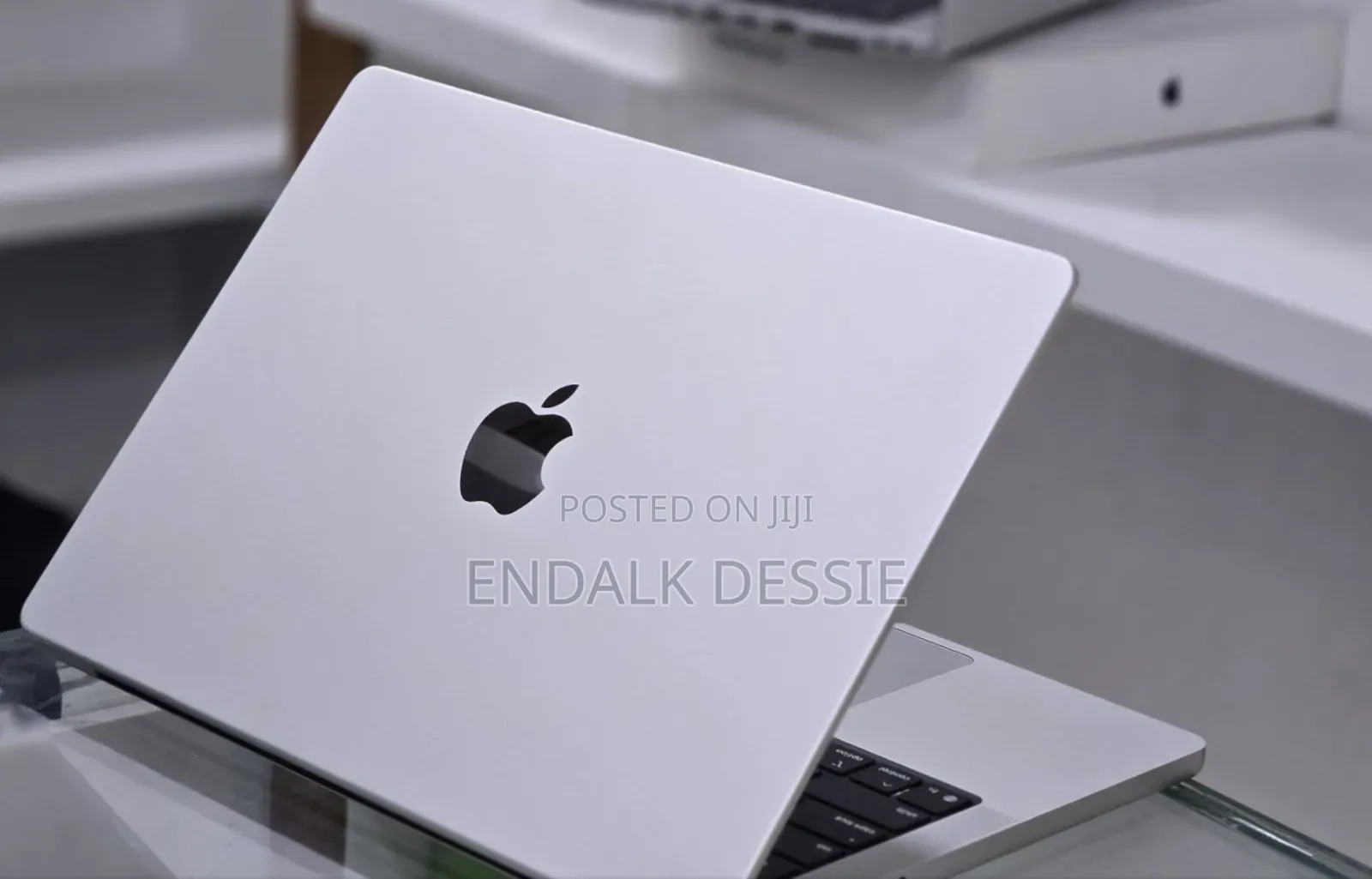 New Apple MacBook Pro 2025 M5 14-inch 16GB Apple M5 Pro SSD 512GB
