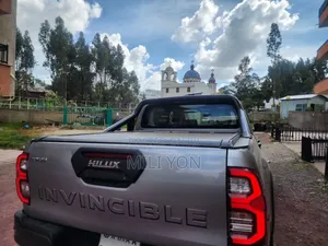 Toyota Hilux 2021 Silver
