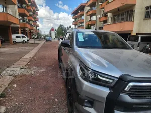 Toyota Hilux 2021 Silver
