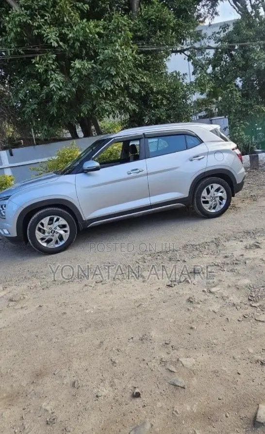 Hyundai Creta 2022 Silver