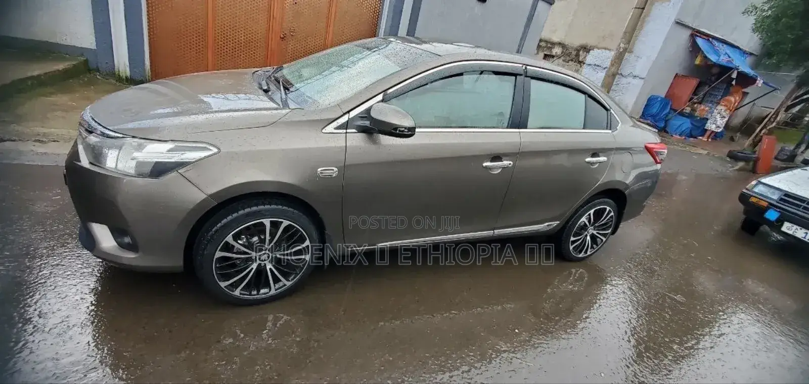 Toyota Yaris 2015 Brown