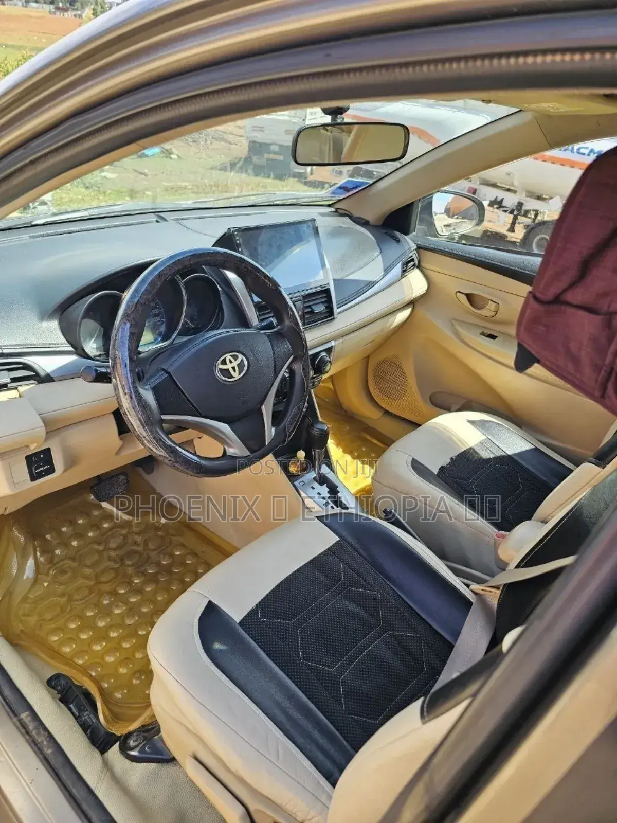 Toyota Yaris 2015 Brown