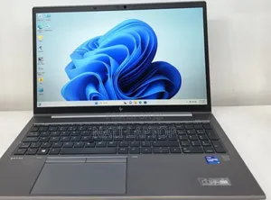 New Laptop HP ZBook Firefly G8 16GB Intel Core i7 SSD 512GB