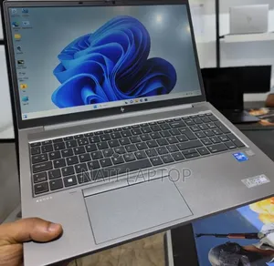 New Laptop HP ZBook Firefly G8 16GB Intel Core i7 SSD 512GB