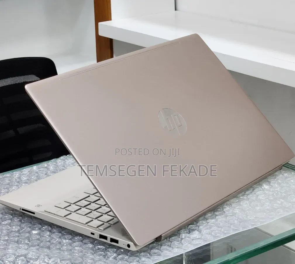 New Laptop HP Pavilion 15 8GB Intel Core i5 SSD 512GB