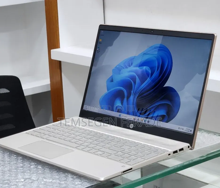 New Laptop HP Pavilion 15 8GB Intel Core i5 SSD 512GB