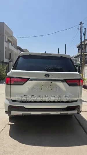 Toyota Sequoia 2024 White