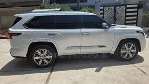 Toyota Sequoia 2024 White