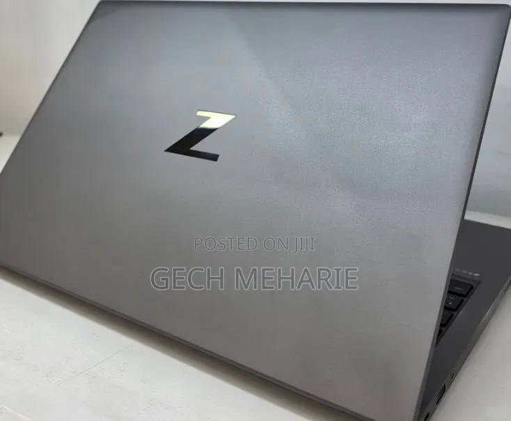New Laptop HP ZBook Studio G8 16GB Intel Core i7 SSD 512GB
