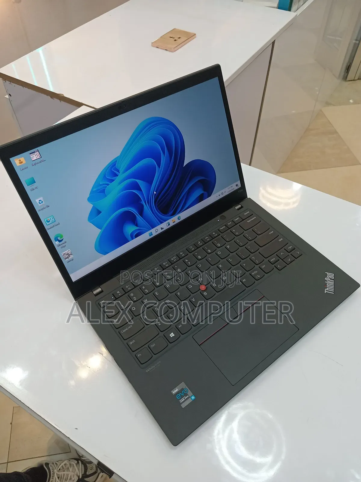 New Laptop Lenovo ThinkPad T14s G4 16GB Intel Core i5 SSD 512GB