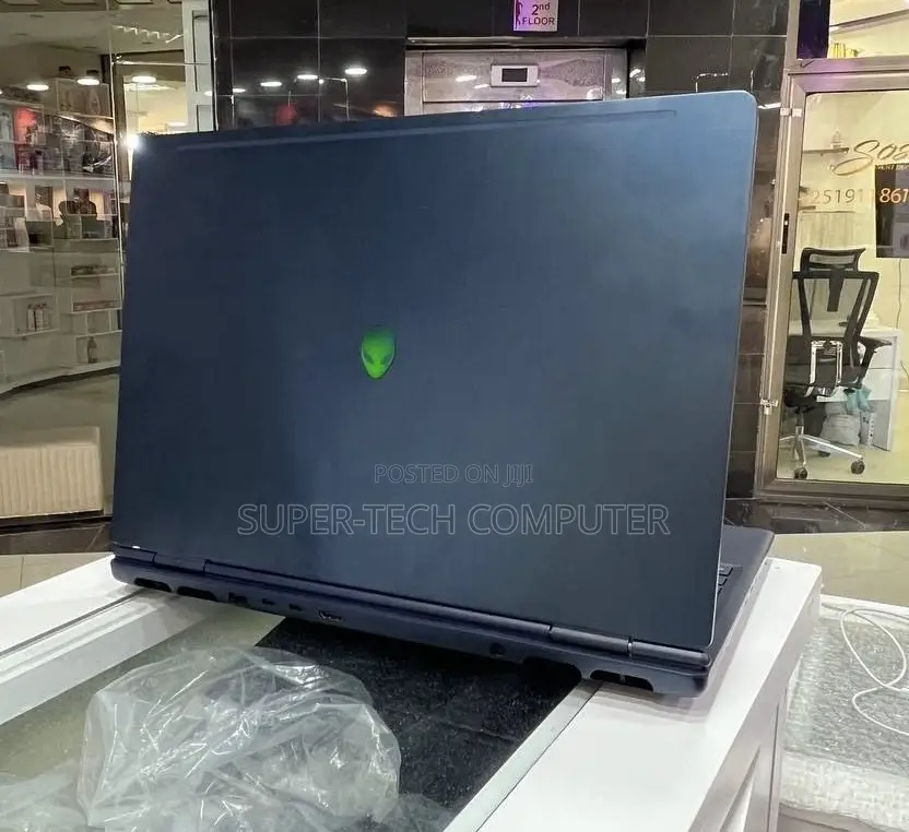New Laptop Alienware 16x Aurora 32GB Intel Core Ultra 9 SSD 1T