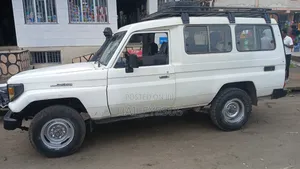 Toyota Land Cruiser 1995 White