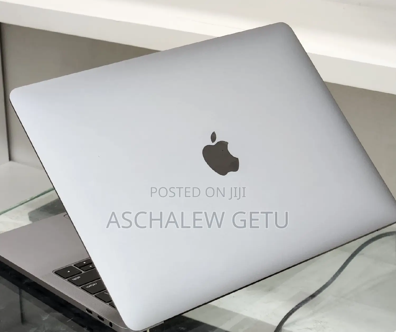 New Laptop Apple MacBook Pro 2019 16GB Intel Core i7 SSD 256GB
