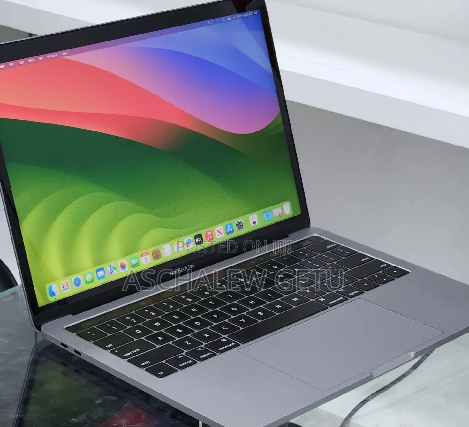 New Laptop Apple MacBook Pro 2019 16GB Intel Core i7 SSD 256GB