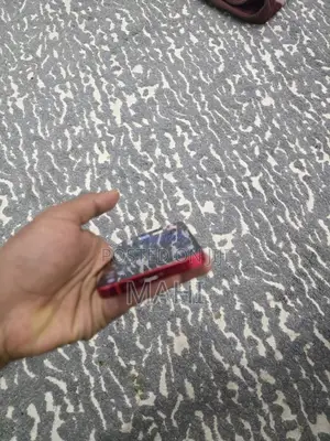 Apple iPhone 13 128 GB Red