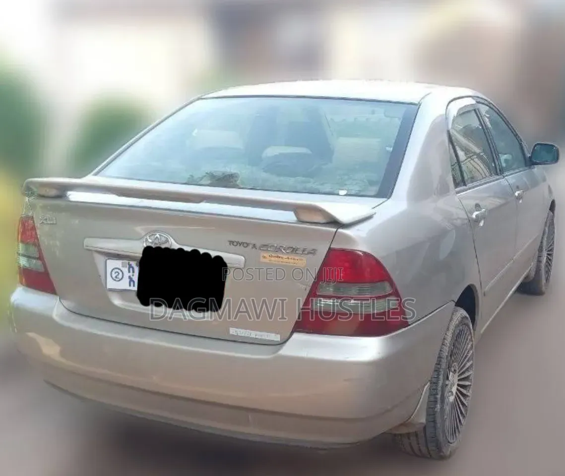 Toyota Corolla 2004 Gold