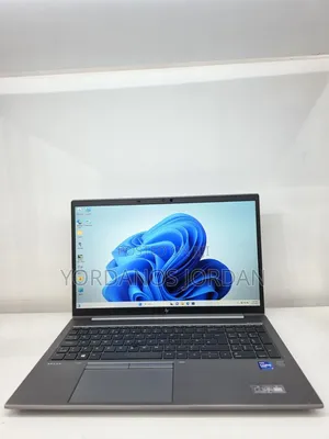 New Laptop HP ZBook Firefly G8 16GB Intel Core i7 SSD 512GB