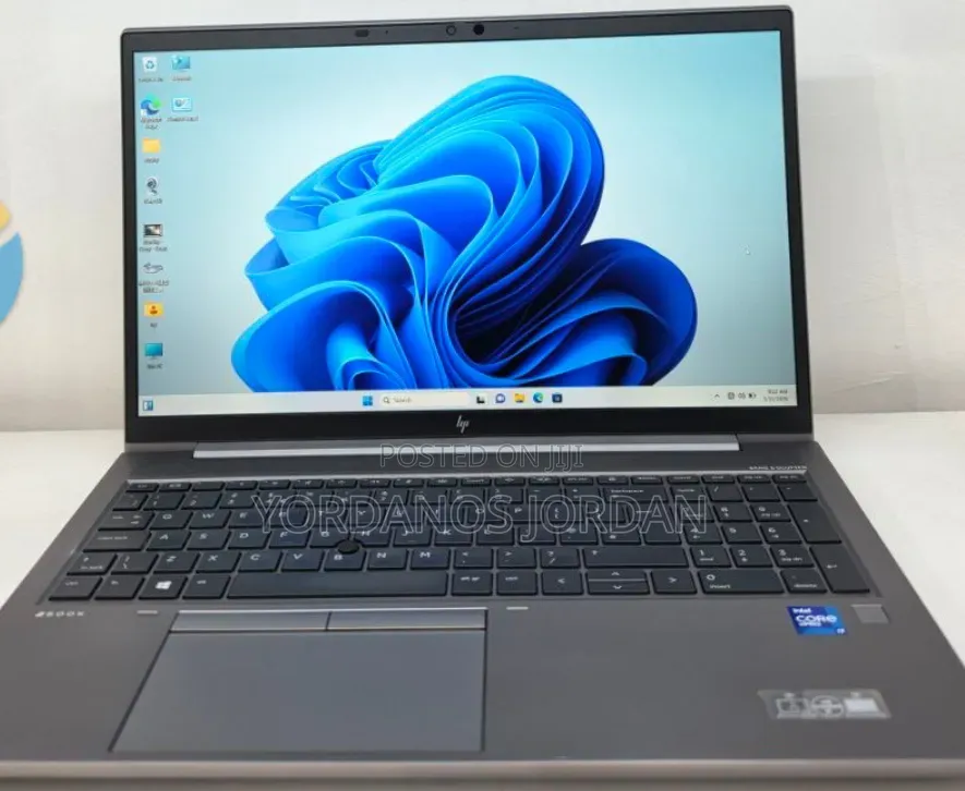 New Laptop HP ZBook Firefly G8 16GB Intel Core i7 SSD 512GB