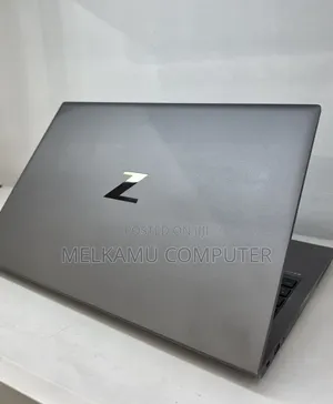 New Laptop HP ZBook Firefly G8 16GB Intel Core i7 SSD 512GB
