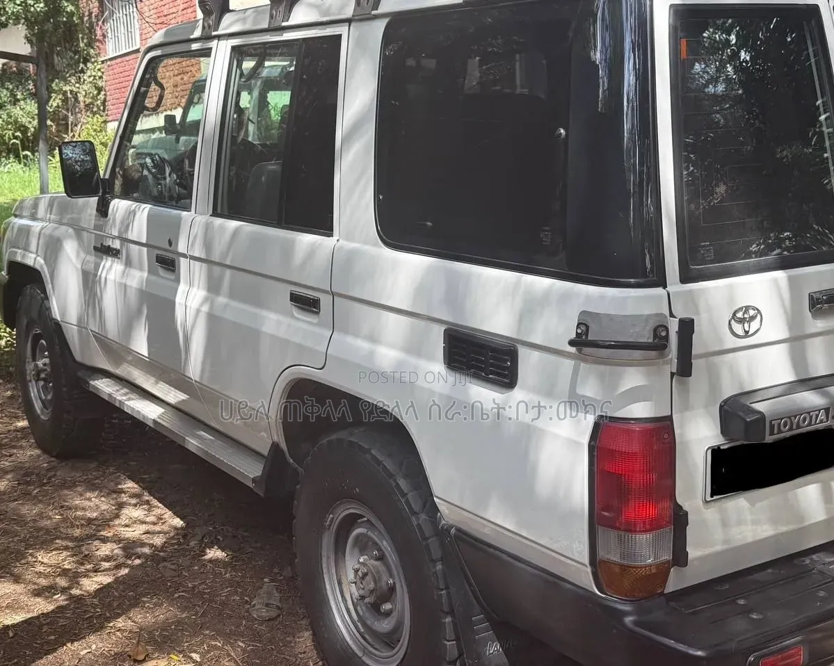 Toyota Land Cruiser 2020 Off white