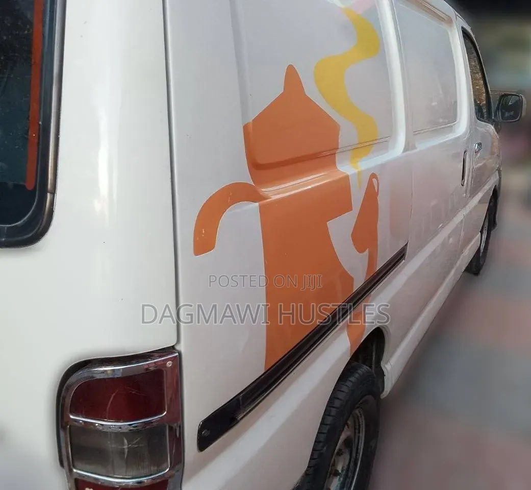Toyota Grand HiAce 2006 White