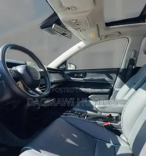 Honda e:NS2 68.8 kWh FWD 2025 Silver