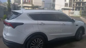 Jetour X70 Plus 2025 Off white