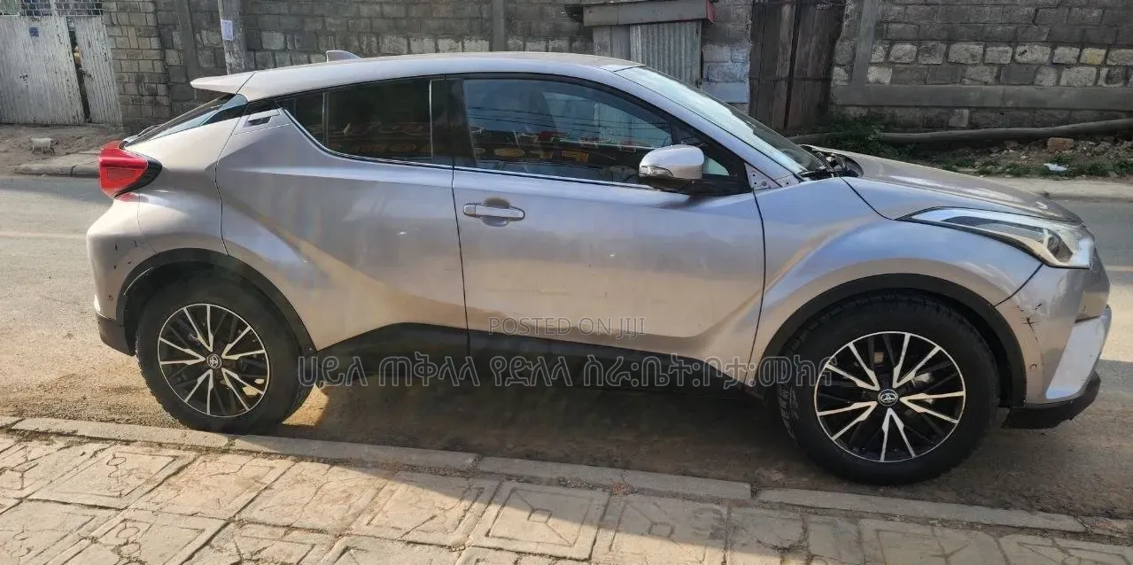 Toyota C-HR 2017 Teal