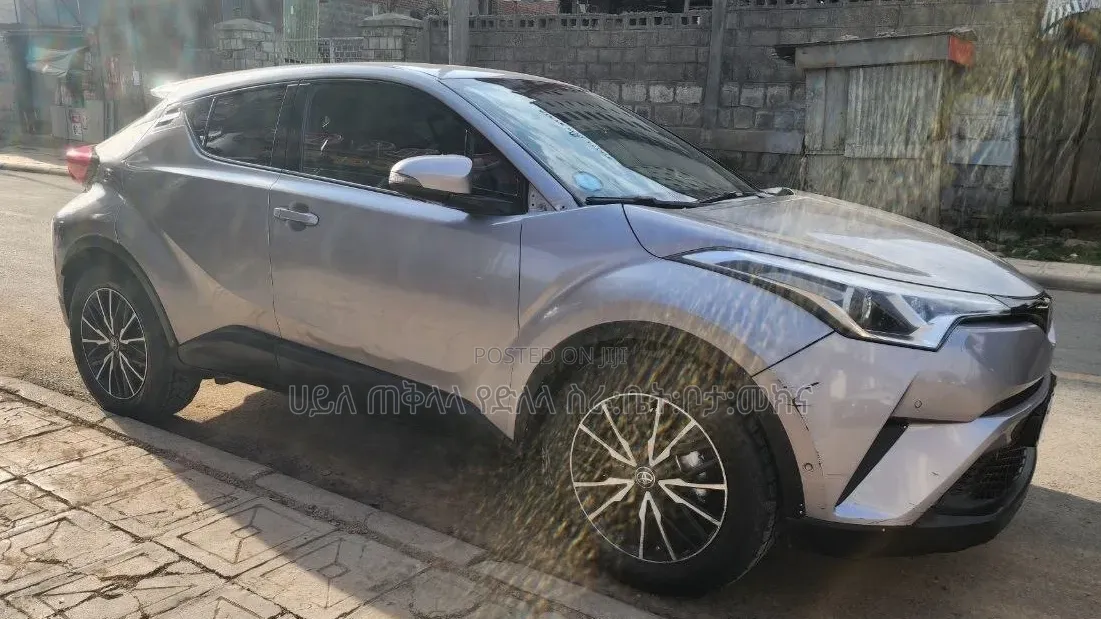 Toyota C-HR 2017 Teal