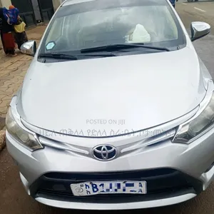 Toyota Yaris 2015 Off white