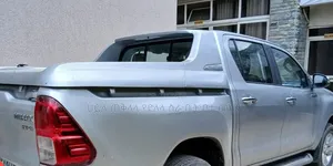 Toyota Hilux 2016 Silver