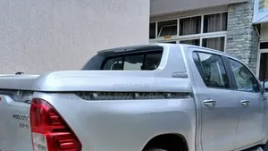 Toyota Hilux 2016 Silver