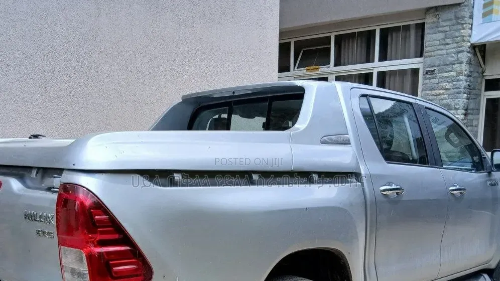 Toyota Hilux 2016 Silver
