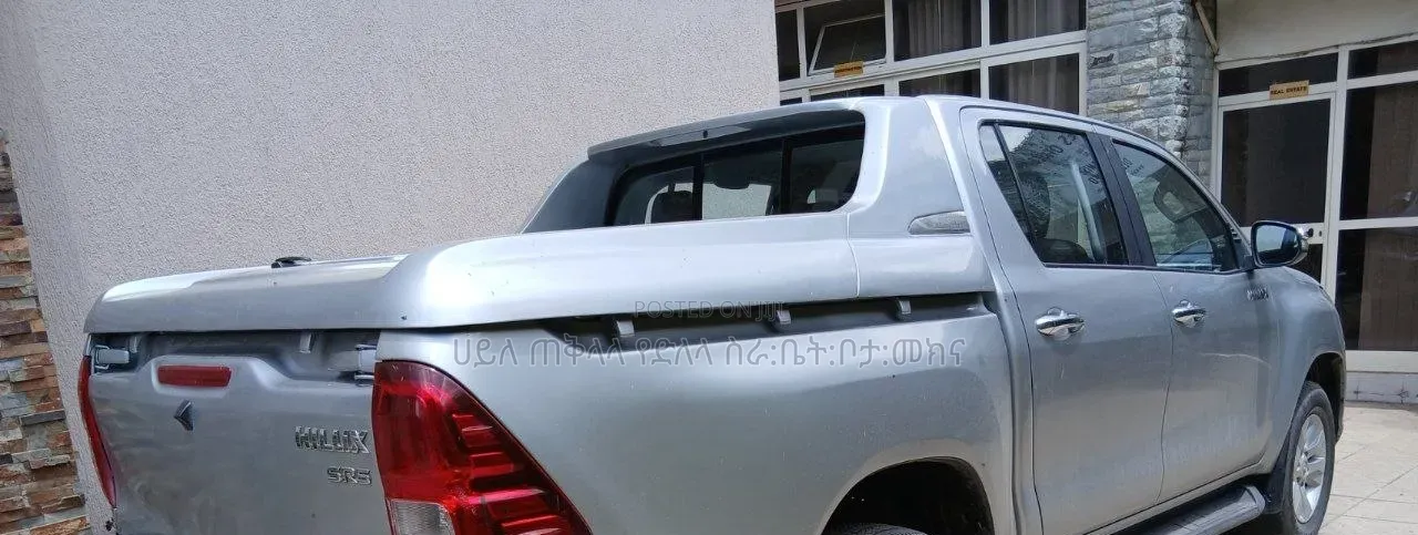 Toyota Hilux 2016 Silver