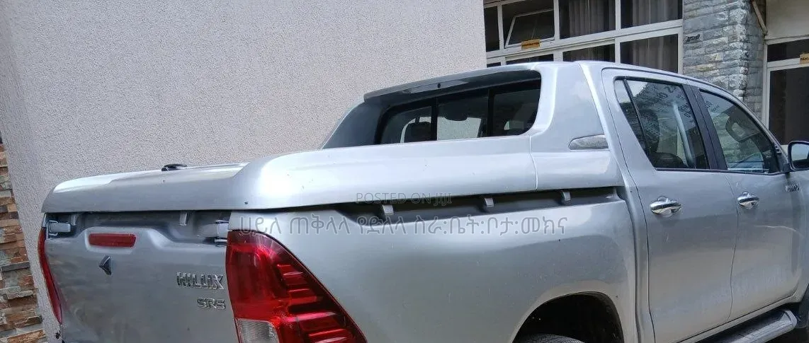Toyota Hilux 2016 Silver