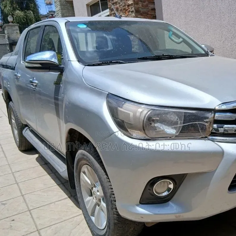 Toyota Hilux 2016 Silver
