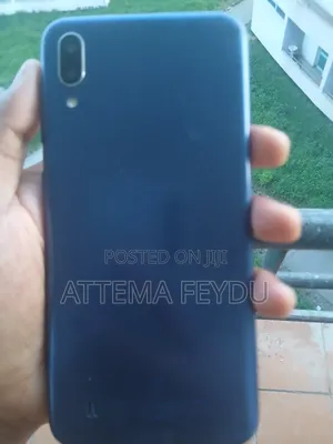 Samsung Galaxy M10 32 GB Blue