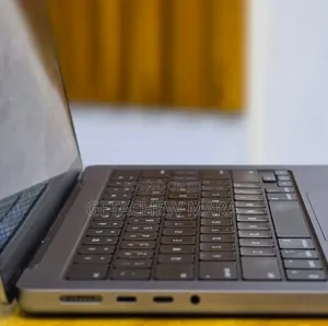 New Laptop Apple MacBook Pro M1 16GB Intel SSD 512GB