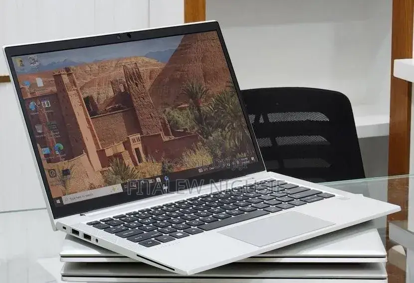 New Laptop HP EliteBook 830 G8 16GB Intel Core i7 SSD 512GB