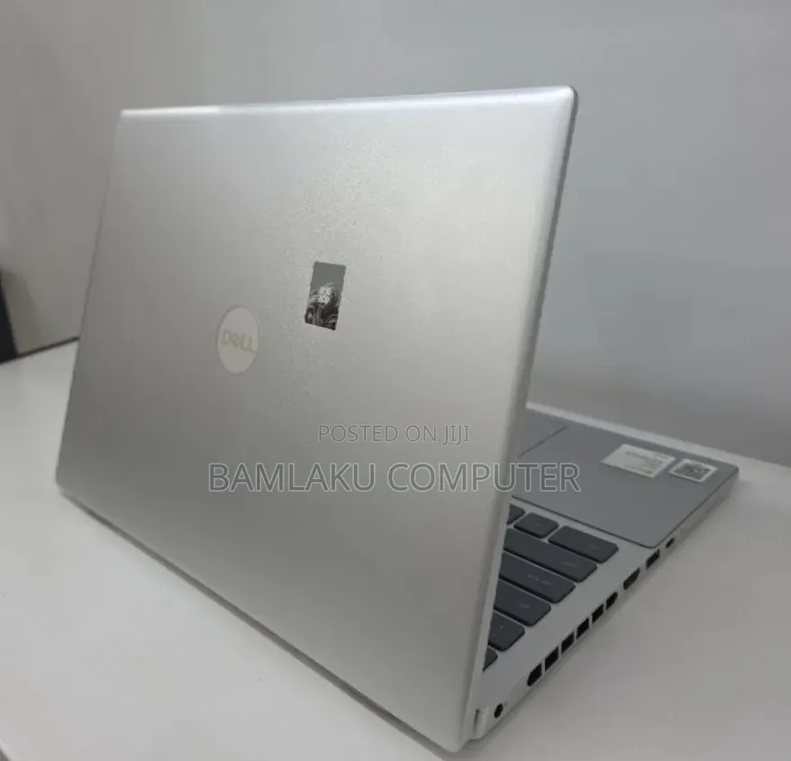 New Laptop Dell Inspiron 15 16GB Intel Core i5 SSD 512GB