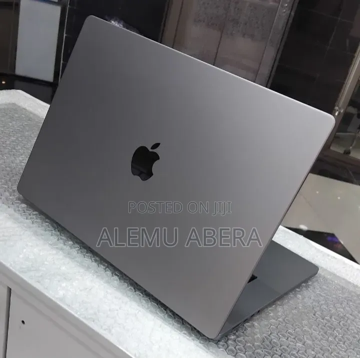 New Laptop Apple MacBook Pro M1 32GB Apple M1 Pro SSD 1T