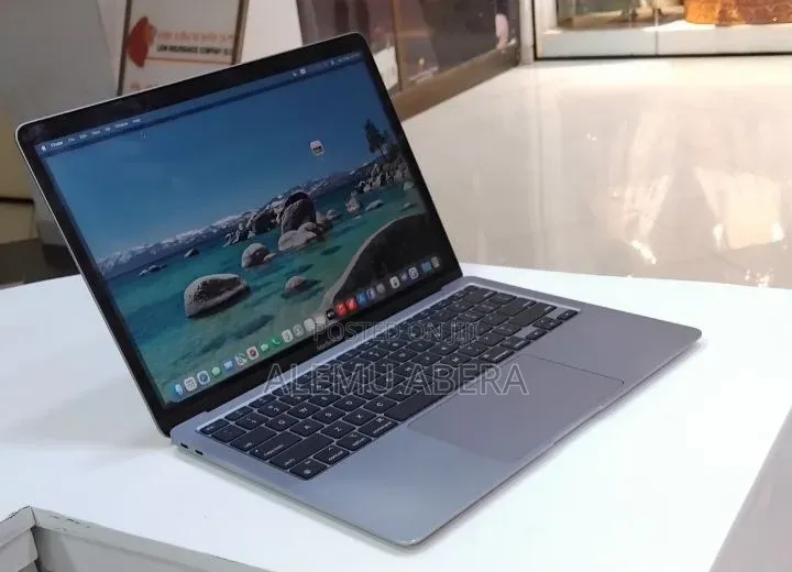New Laptop Apple MacBook Air 2020 M1 8GB Apple M1 SSD 256GB