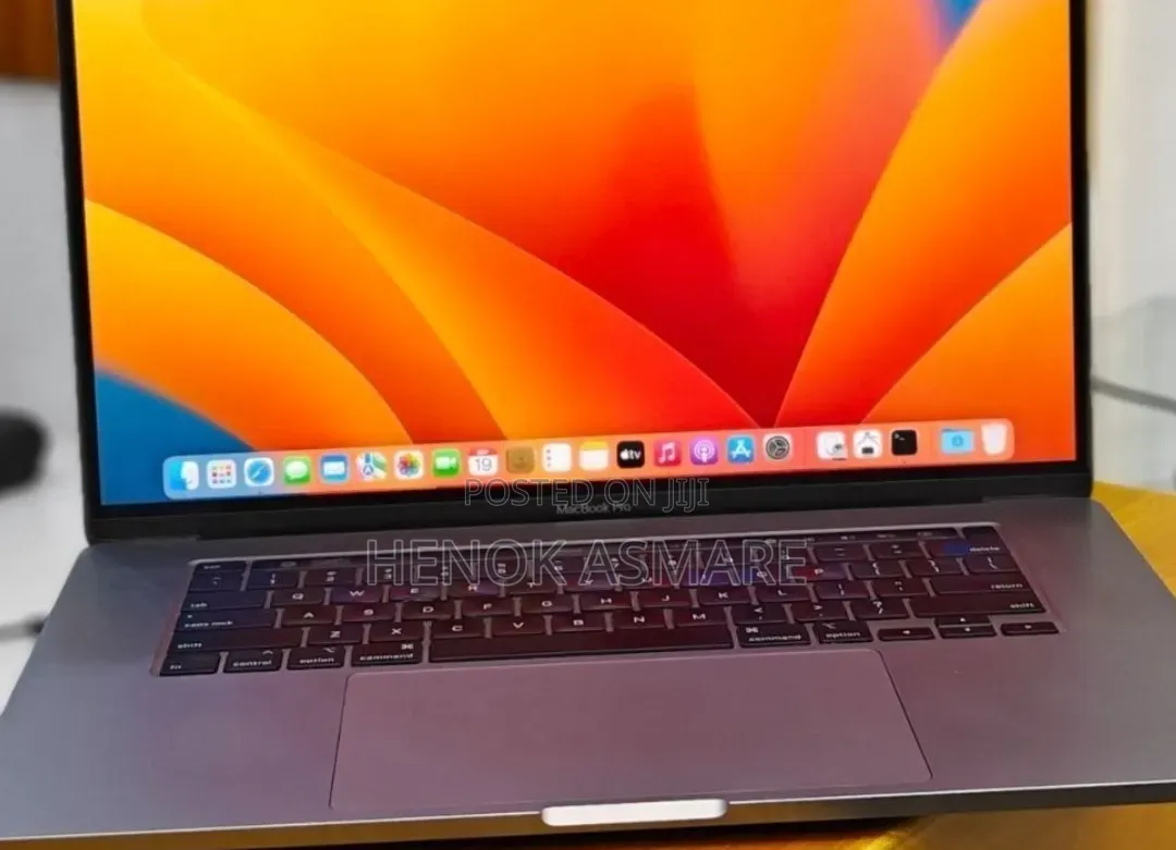New Laptop Apple MacBook Pro 2019 16GB Intel Core i7 SSD 512GB